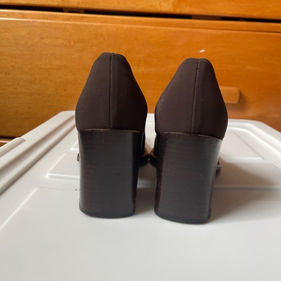 Gorgeous Italian dark brown leather lined block heel pumps - Picture 2 of 10